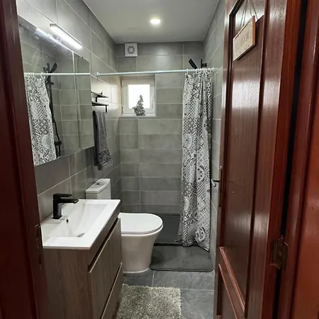 200m - Train Station Barrinha House & Pool 에스모리츠