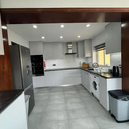 펜션 200m - Train Station Barrinha House & Pool