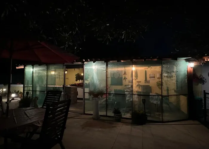 200m - Train Station Barrinha House & Pool בית נופש איזמוריס