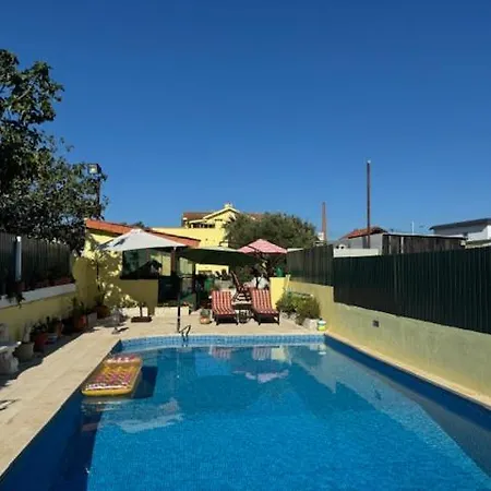 Casa de Férias 200m - Train Station Barrinha House & Pool