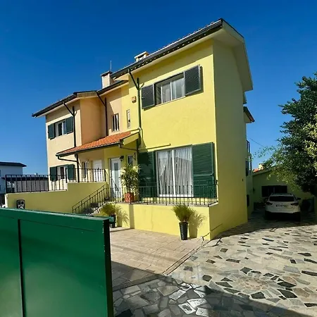 Casa de Férias 200m - Train Station Barrinha House & Pool Esmoriz