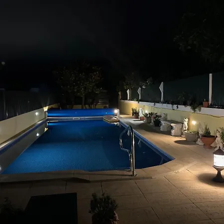 Casa de Férias 200m - Train Station Barrinha House & Pool Esmoriz