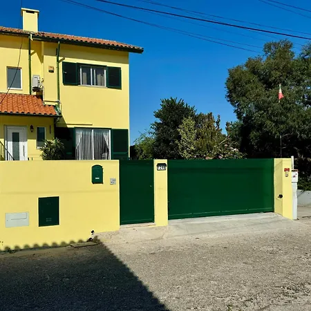 Casa de Férias 200m - Train Station Barrinha House & Pool *