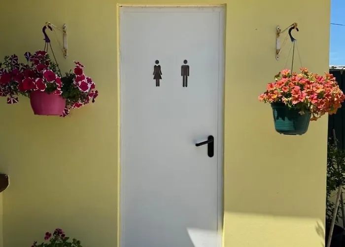 200m - Train Station Barrinha House & Pool Дом отдыха