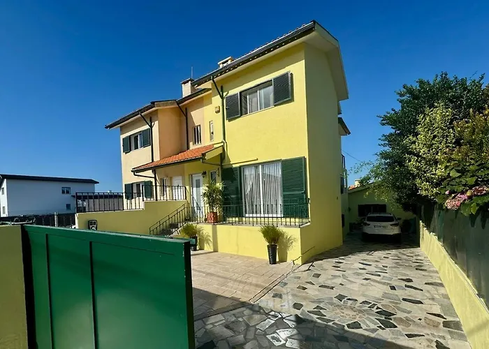 Дом отдыха 200m - Train Station Barrinha House & Pool Эшмориш