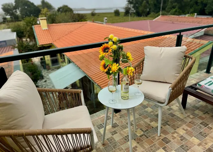 Дом отдыха 200m - Train Station Barrinha House & Pool Эшмориш