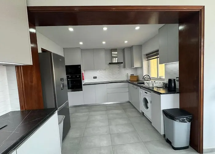 Дом отдыха 200m - Train Station Barrinha House & Pool