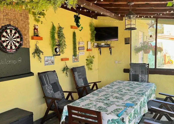 200m - Train Station Barrinha House & Pool Дом отдыха Эшмориш