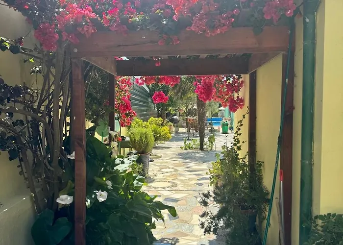 200m - Train Station Barrinha House & Pool