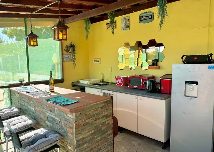 200m - Train Station Barrinha House & Pool Эшмориш