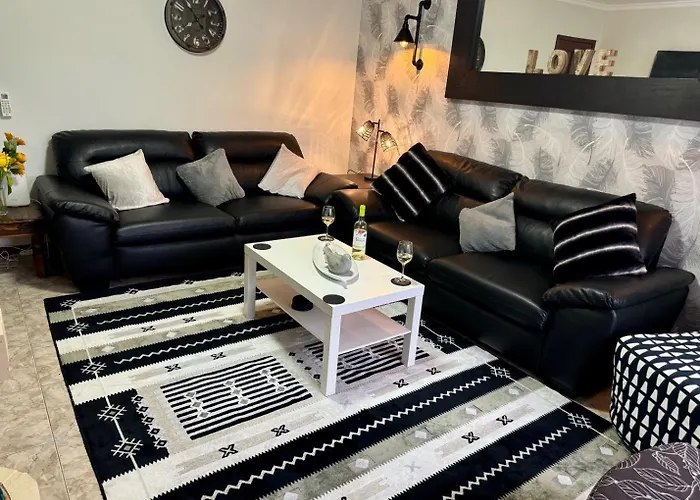 Дом отдыха 200m - Train Station Barrinha House & Pool Эшмориш